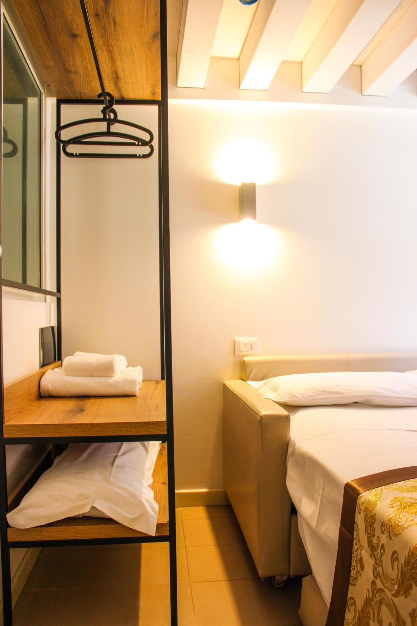 Al Canal Regio - Guest House Венеція Екстер'єр фото